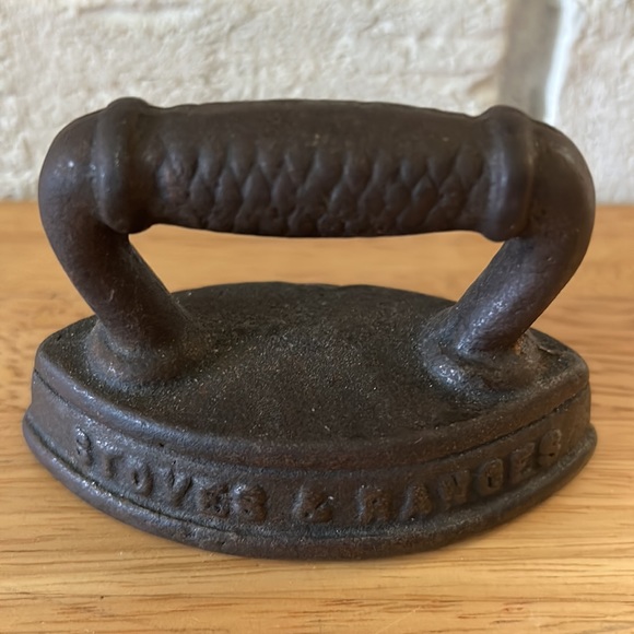 Cast Iron Miniature Iron - Picture 2 of 4